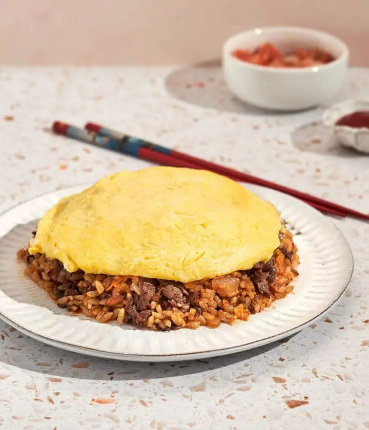 omurice with kimchi fried rice