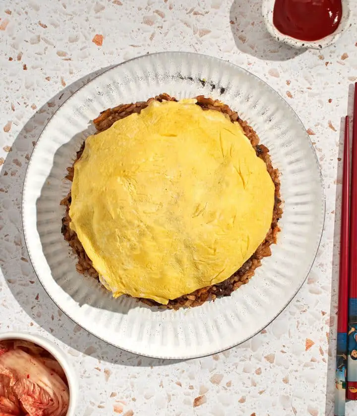 omurice with kimchi fried rice