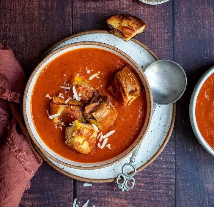 tomato soup with grilled cheese and bacon croutons