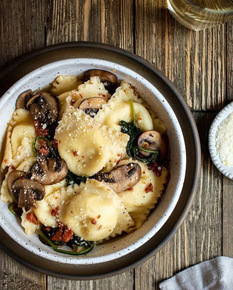 Ricotta Ravioli With Sausage Mushroom And Spinach Sauce - Cherry On My ...