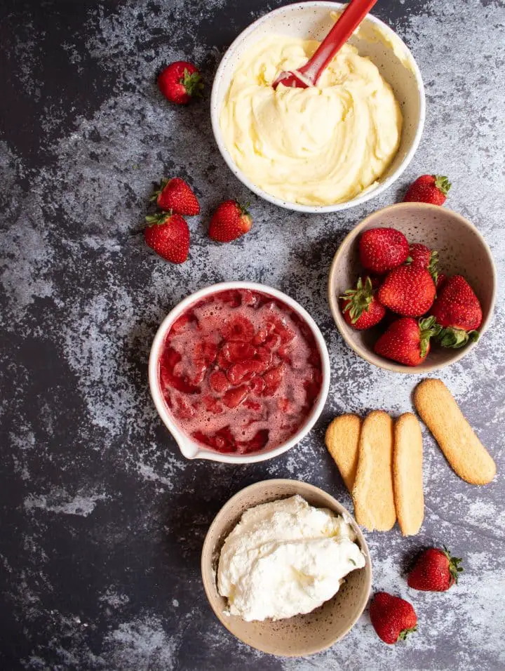 ingredients to assemble the tiramisu