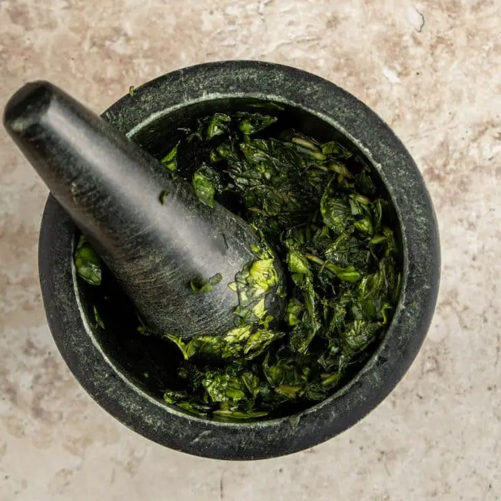 use mortar and pestle for pesto