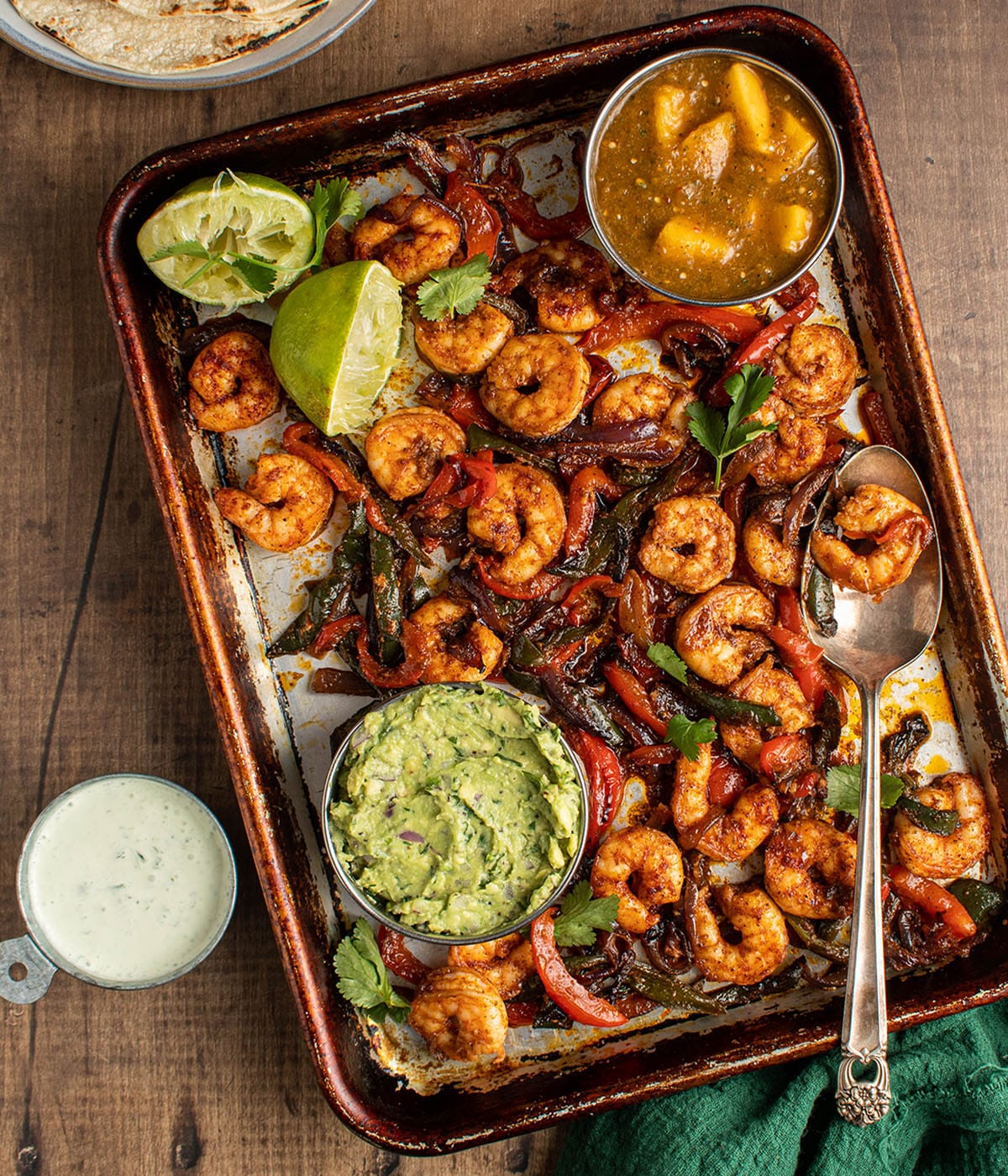 sheet pan shrimp fajitas