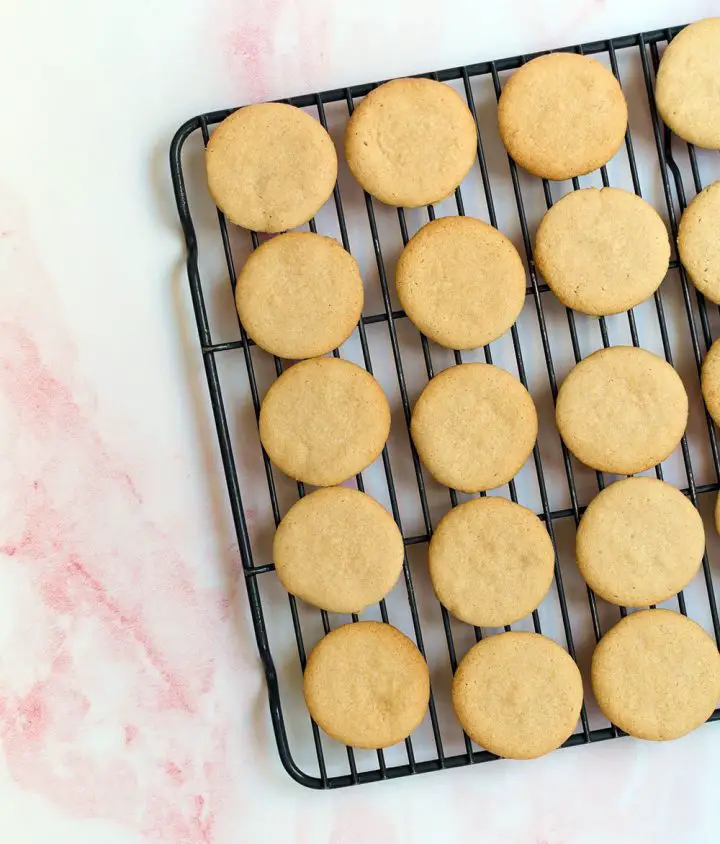 baked cookies