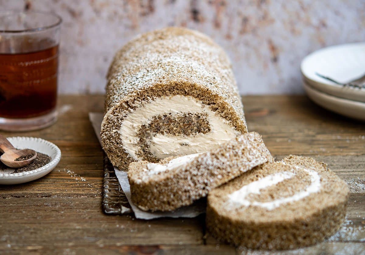 hojicha roll cake