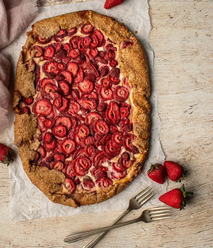 strawberry galette with pretzel crust