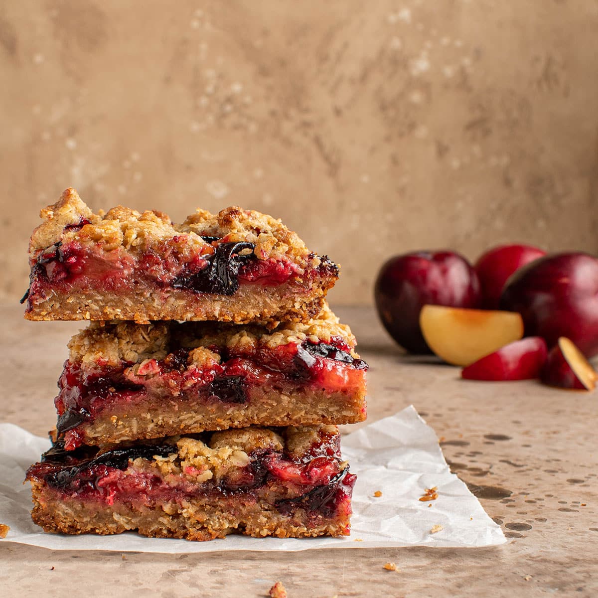 plum caramel crumb bars