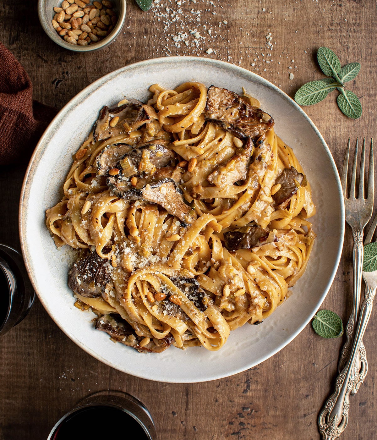 caramelized leek and mushroom gruyere pasta