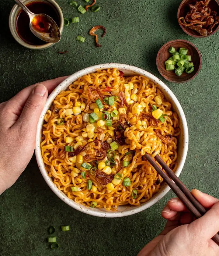 Spicy Vegetarian Ramen Carbonara - Cherry on my Sundae