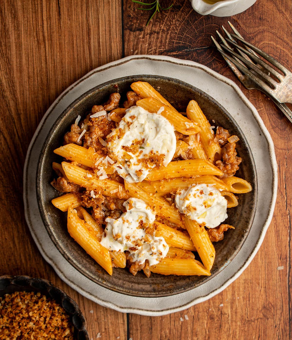 creamy garlic and sausage ricotta pasta