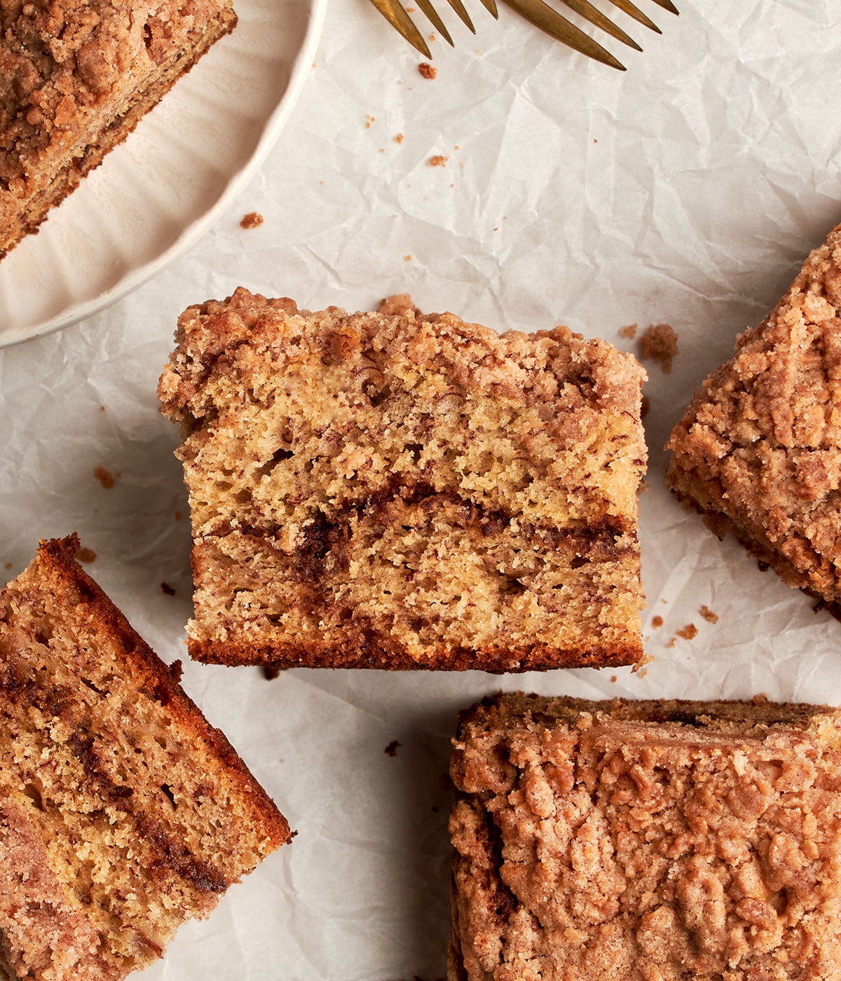 cinnamon streusel banana coffee cake