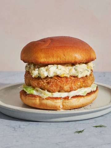 shrimp burgers with tartar sauce