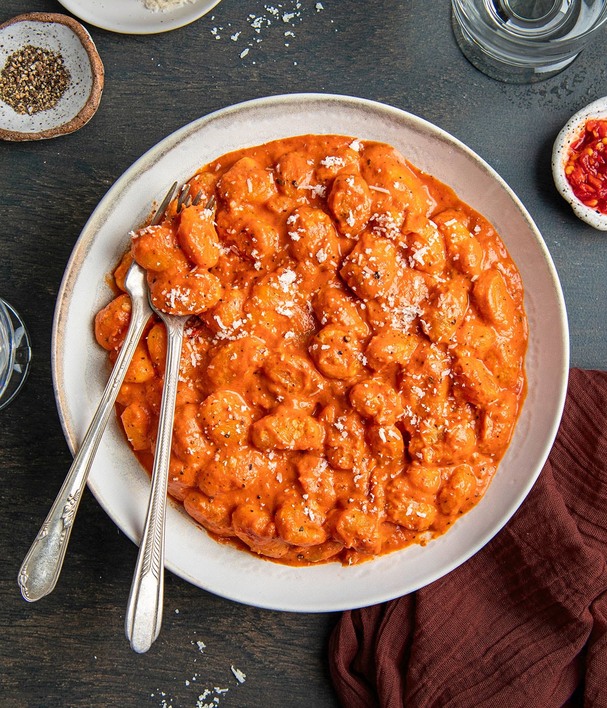 skillet cacio e pepe gnocchi alla vodka